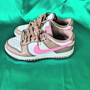 Nike Dunk Low "Smokey Mauve Pink" Wmns Size 6